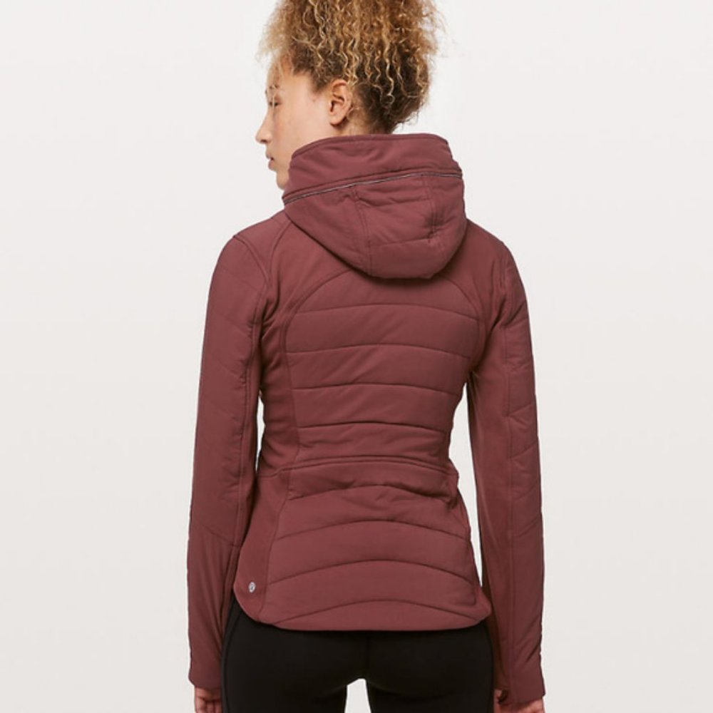 SOLD!!! Lululemon Extra Mile Jacket, Sz 4 - Picture 2 of 5